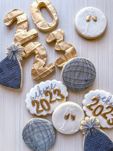 Load image into Gallery viewer, Dine &amp; Decorate: Cookie Decorating “2024”
