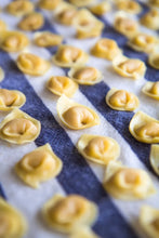Load image into Gallery viewer, Pasta: Tortellini en Brodo
