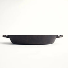 Load image into Gallery viewer, No. 14 Dual Handle Skillet
